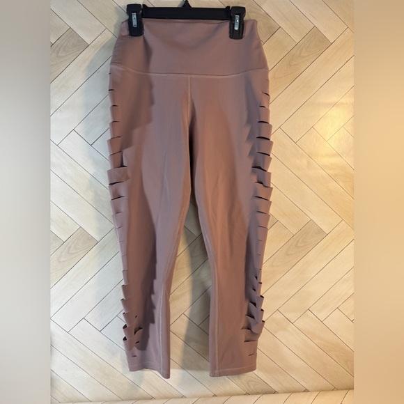 Alo size medium - Picture 3 of 7